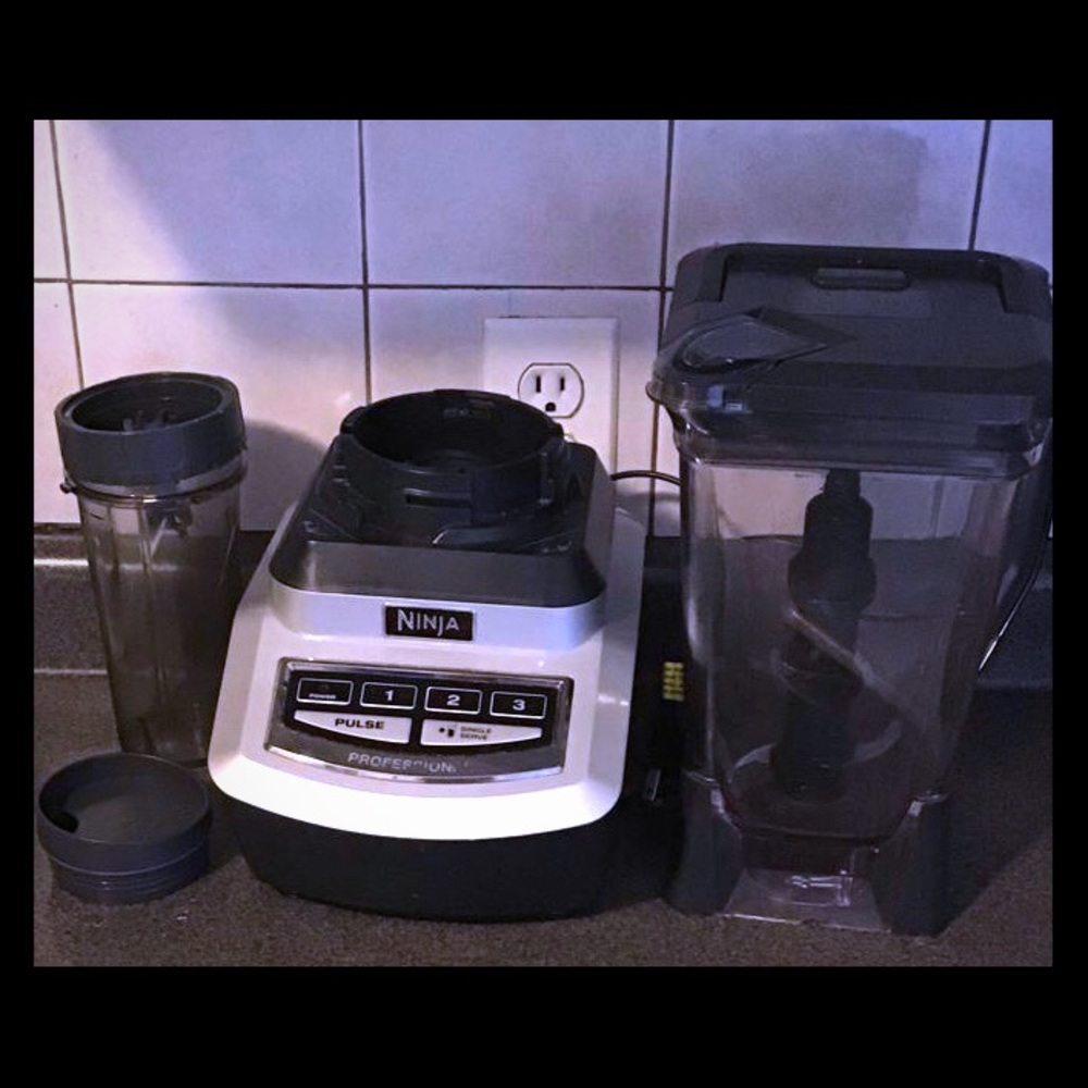 Ninja blender with smoothie cup